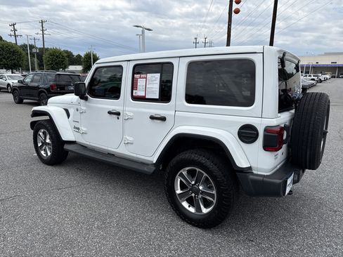 Used 2020 Jeep Wrangler Unlimited Sahara AWD/4WD image 8