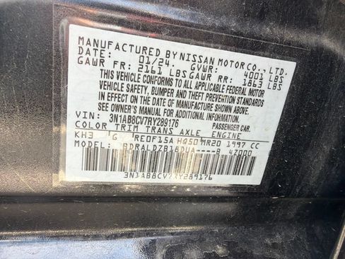 Used 2024 Nissan Sentra SV FWD image 11
