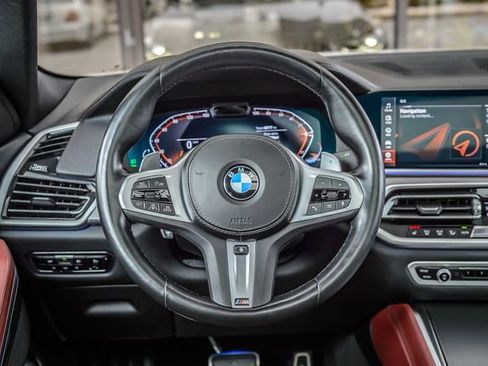 Used 2022 BMW X6 xDrive40i w/ M Sport Package image 25