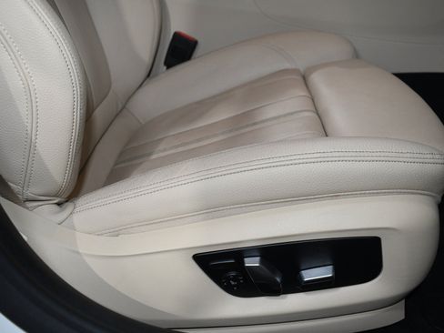 Used 2020 BMW 530i w/ Premium Package RWD image 14