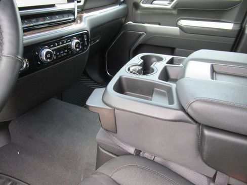 Used 2024 GMC Sierra 1500 Elevation RWD image 17