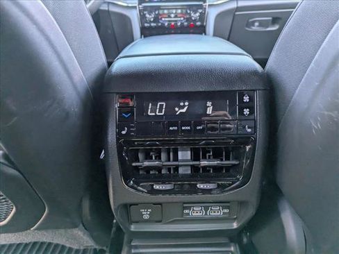 Used 2023 Jeep Grand Cherokee L Overland image 18