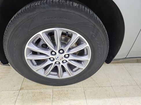 Used 2023 Buick Enclave Essence AWD/4WD image 24