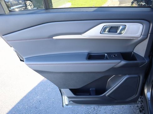 New 2026 Ford Explorer Active w/ Active Comfort Package image 17