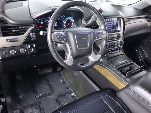 Used 2018 GMC Yukon XL Denali w/ Denali Ultimate Package AWD/4WD image 9