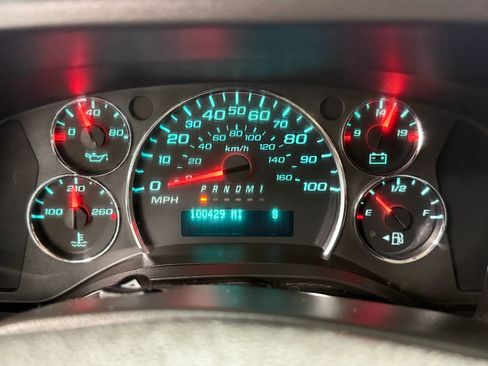 Used 2018 Chevrolet Express 2500 LS w/ Driver Convenience Package RWD image 21