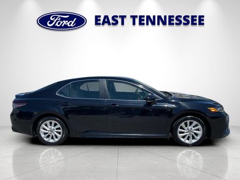 Used 2024 Toyota Camry SE FWD image 2