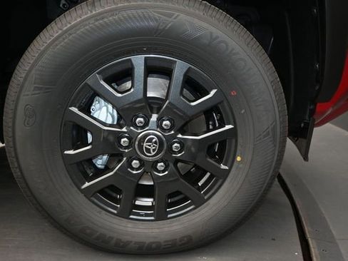 New 2026 Toyota 4Runner SR5 AWD/4WD image 16