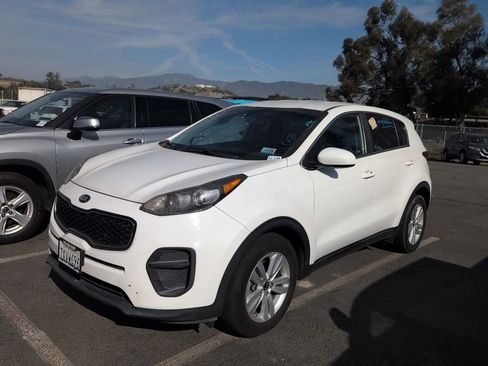 Used 2017 Kia Sportage LX image 1