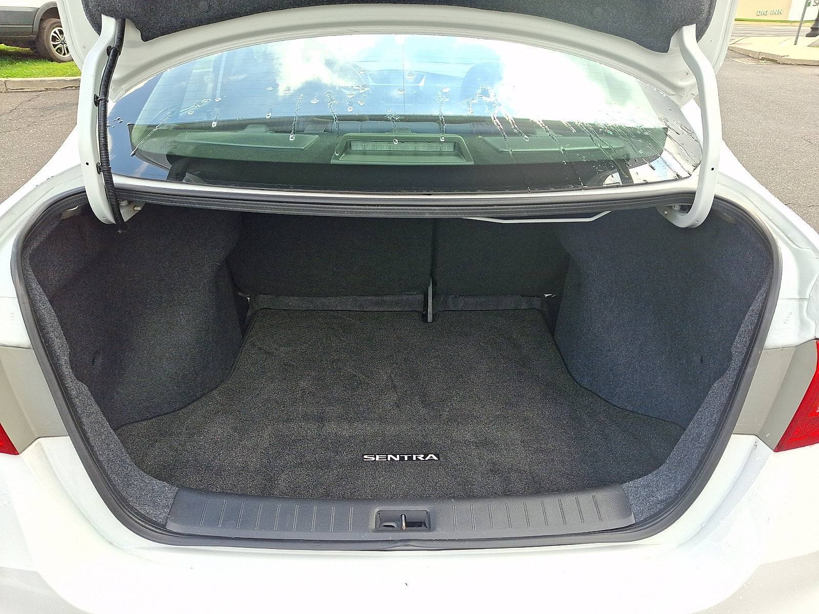 Certified 2019 Nissan Sentra SV FWD image 28