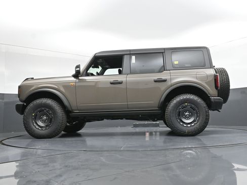 New 2025 Ford Bronco Badlands image 13