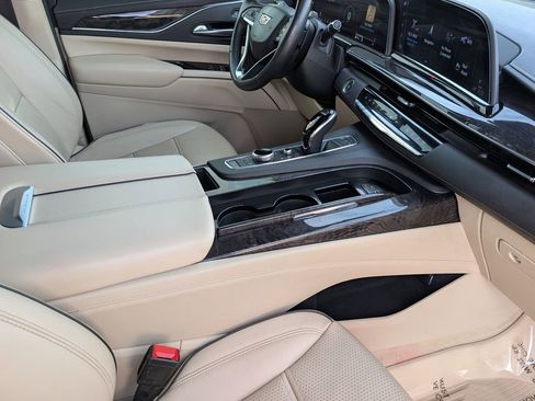 Used 2023 Cadillac Escalade ESV Premium Luxury w/ Performance Package image 23