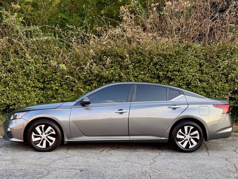 Used 2022 Nissan Altima 2.5 S image 1