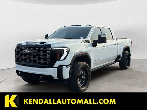 Used 2025 GMC Sierra 3500 Denali Ultimate AWD/4WD image 1