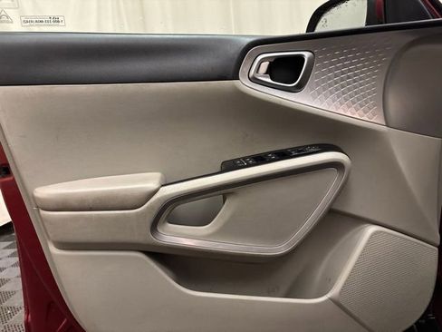 Certified 2023 Kia Soul LX w/ LX Technology Package FWD image 12