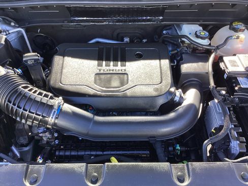 Used 2025 Chevrolet Blazer LT image 32