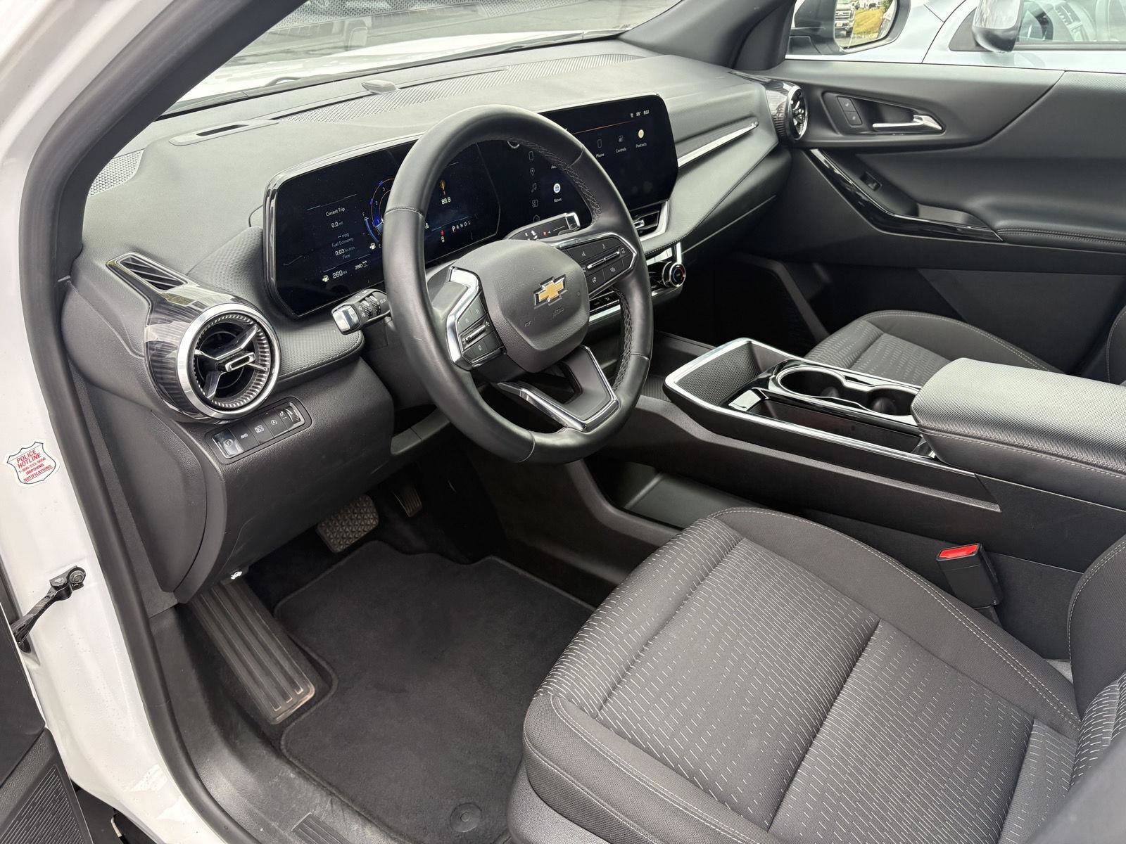 Used 2025 Chevrolet Equinox LT AWD/4WD image 8