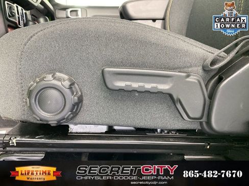 Used 2025 Jeep Wrangler Willys image 13