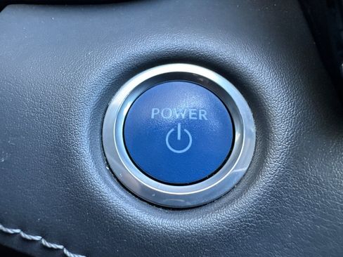 Used 2021 Toyota Highlander XLE AWD/4WD image 26