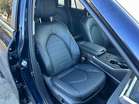 Certified 2025 Toyota Highlander XLE image 15