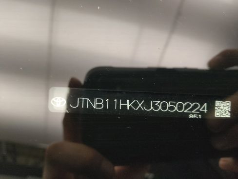 Used 2018 Toyota Camry LE image 33