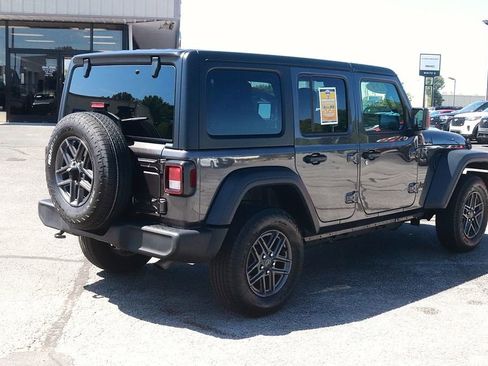 Used 2025 Jeep Wrangler Unlimited Sport AWD/4WD image 7