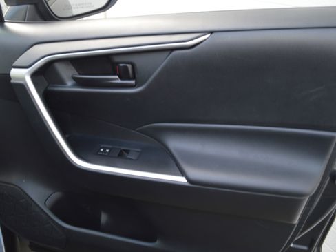 Used 2020 Toyota RAV4 LE image 35