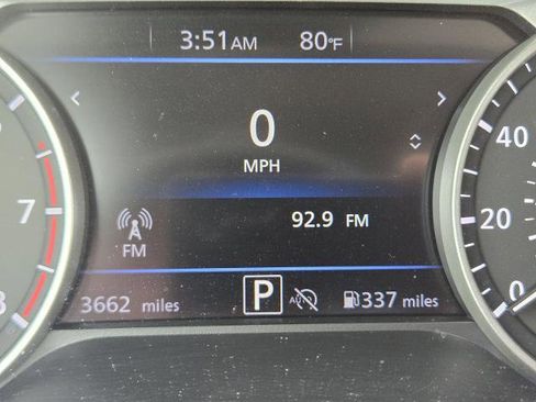 Certified 2025 Nissan Sentra SV image 24