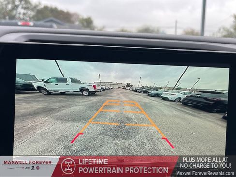 Used 2024 GMC Sierra 1500 SLE image 9