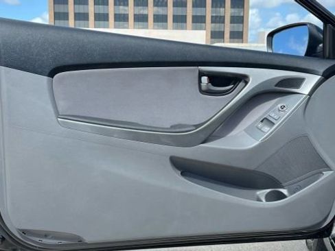 Used 2013 Hyundai Elantra image 12