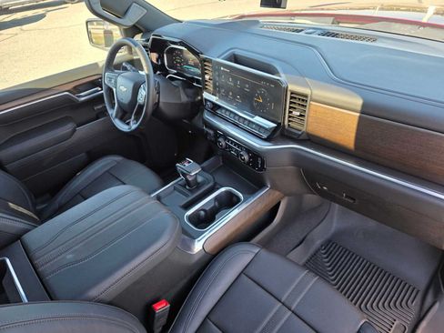 Used 2026 Chevrolet Silverado 1500 High Country AWD/4WD image 10