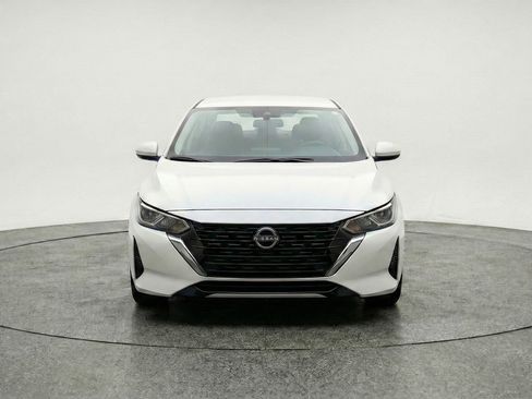 Used 2025 Nissan Sentra SV image 2