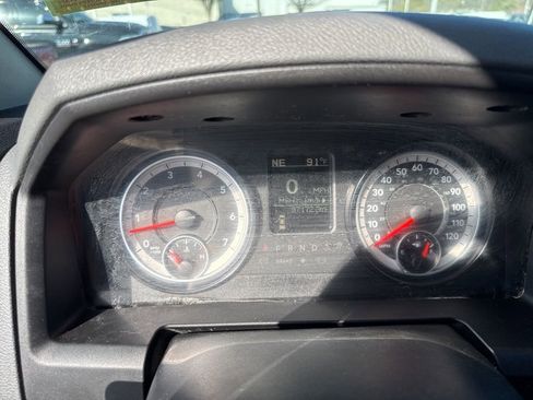 Used 2017 RAM 1500 Classic SLT image 9