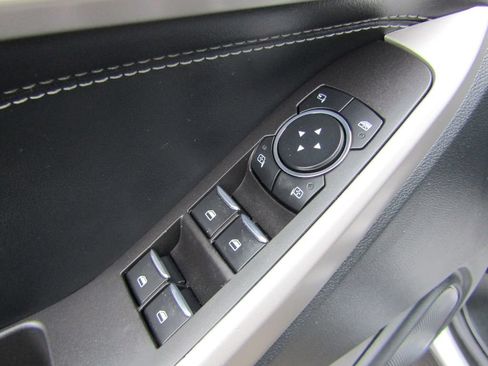 Used 2024 Ford Explorer XLT w/ Equipment Group 202A AWD/4WD image 27