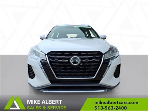 Used 2021 Nissan Kicks SV image 2