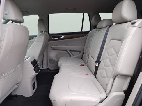 Used 2026 Volkswagen Atlas SE FWD image 29