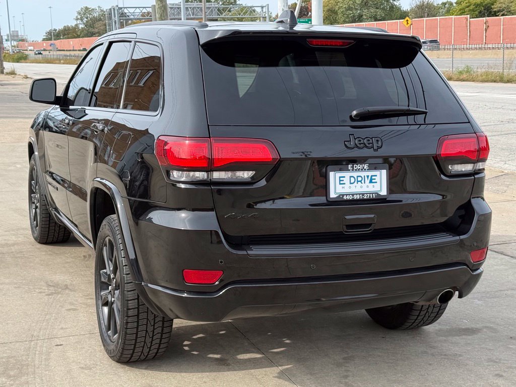 Used 2020 Jeep Grand Cherokee Altitude AWD/4WD image 9