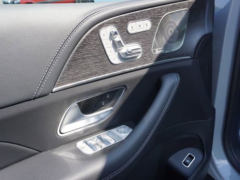 New 2026 Mercedes-Benz GLS 450 4MATIC image 17