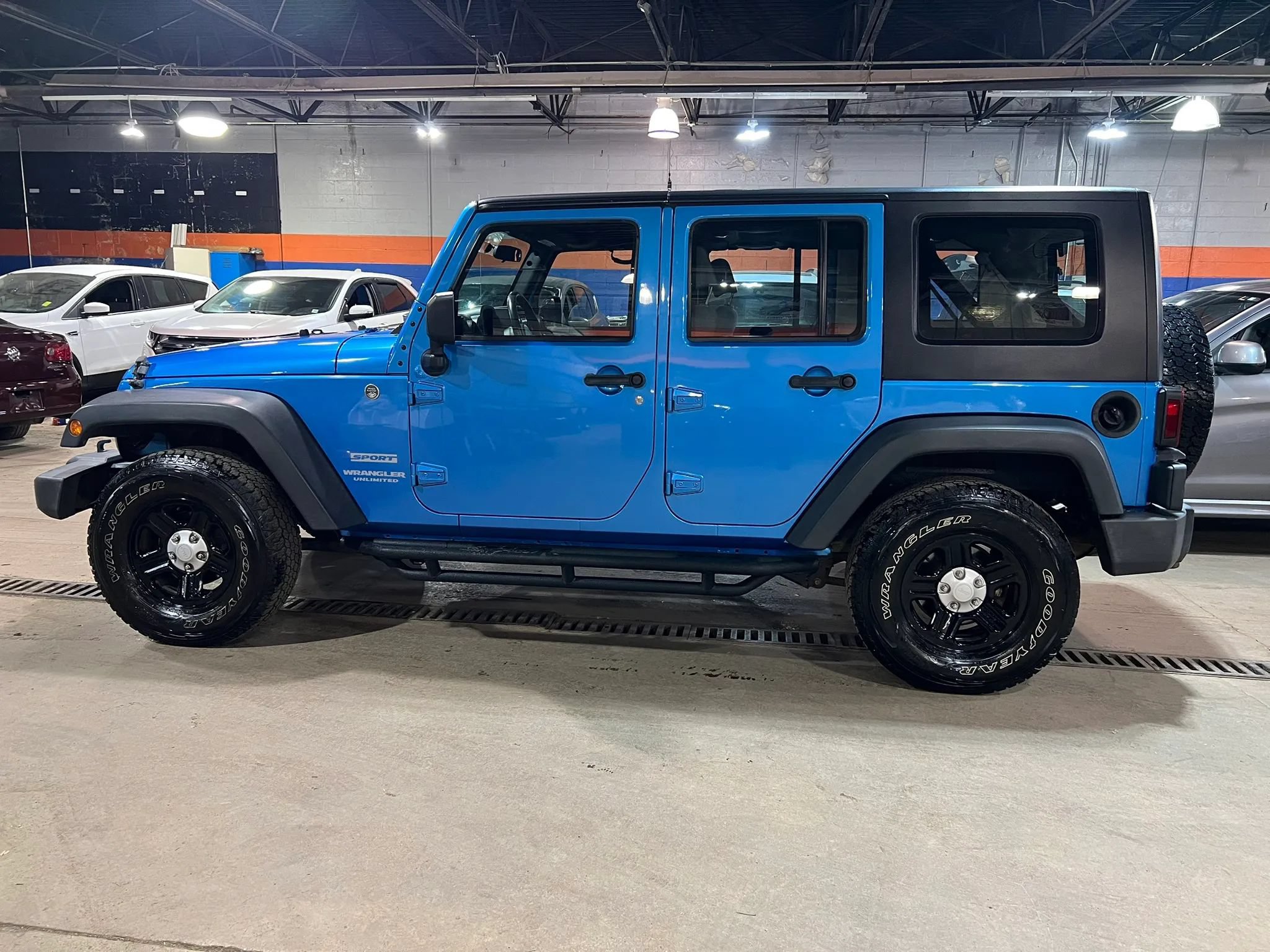 Used 2010 Jeep Wrangler Unlimited Sport AWD/4WD image 7