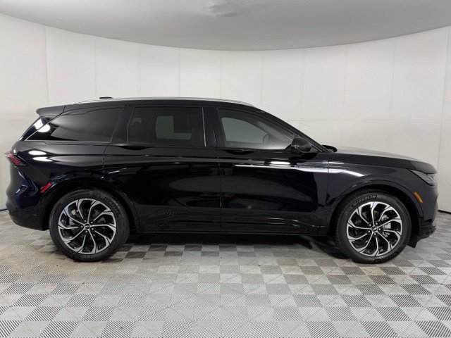 Used 2025 Lincoln Nautilus Reserve AWD/4WD image 10