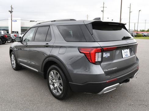 New 2026 Ford Explorer Platinum RWD image 9