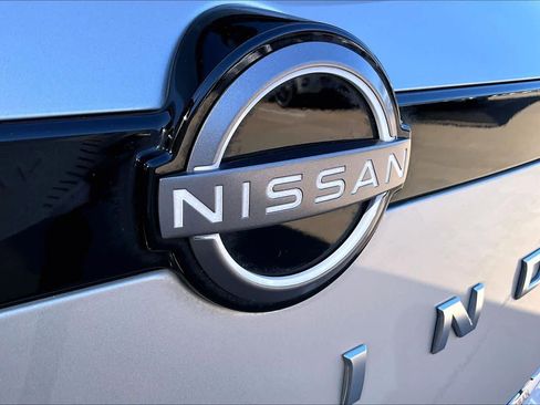 Used 2023 Nissan Pathfinder SL image 28