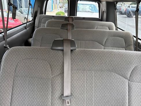 Used 2024 GMC Savana 3500 LT w/ LT Preferred Equipment Group RWD image 14