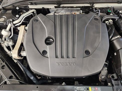 Used 2024 Volvo S60 B5 Core image 33