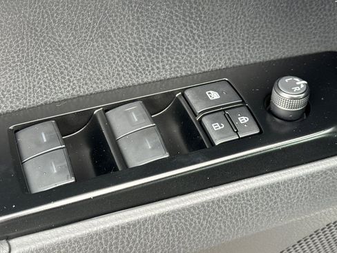 New 2025 Toyota Camry LE w/ Convenience Package FWD image 12
