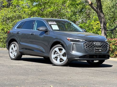 Certified 2025 Audi Q5 Premium w/ Premium Plus AWD/4WD image 2