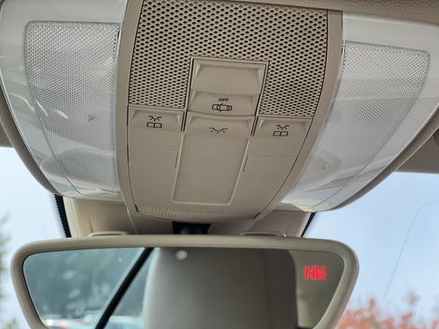 Used 2011 Mercedes-Benz E 350 Cabriolet image 22