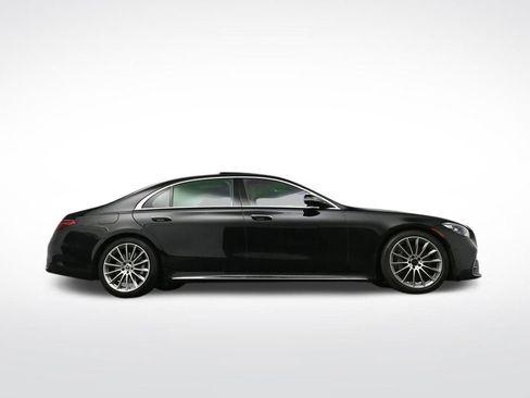 Used 2022 Mercedes-Benz S 580 4MATIC Sedan w/ AMG Line Package image 57