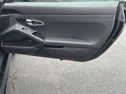 Used 2018 Porsche 718 Cayman image 15