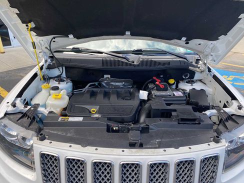 Used 2016 Jeep Compass High Altitude AWD/4WD image 6